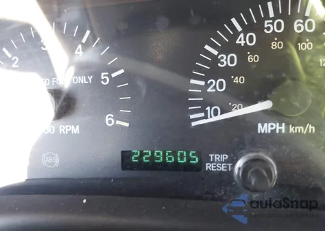 1999 Jeep Cherokee Classic/Sport z USA, uszkodzony, nr VIN 1J4FT68S8XL628417